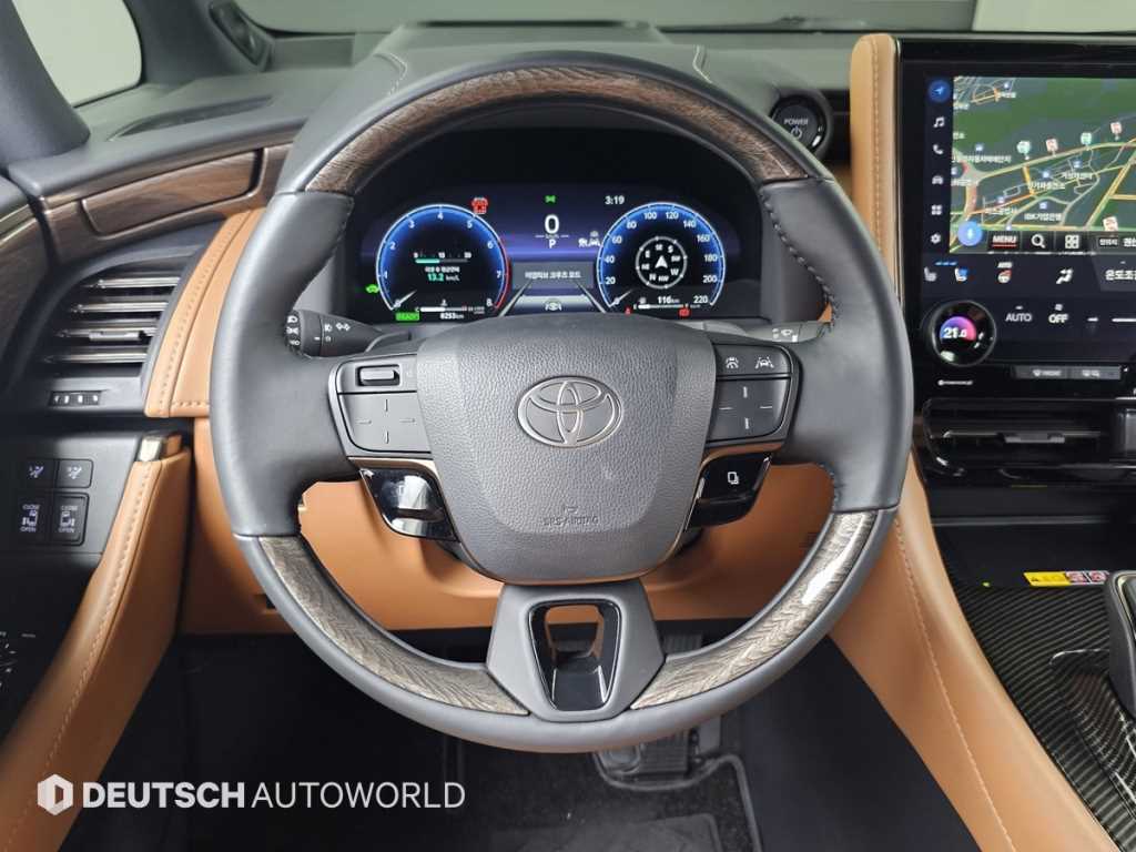 Toyota Alphard — photo 15
