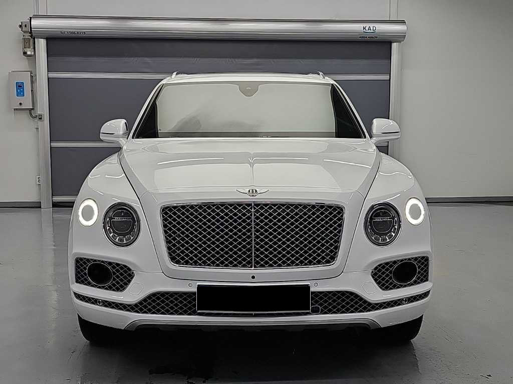 Bentley Bentayga — photo 01
