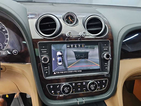 Bentley Bentayga — photo 10