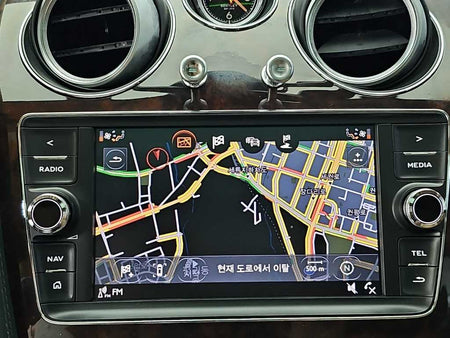 Bentley Bentayga — photo 16