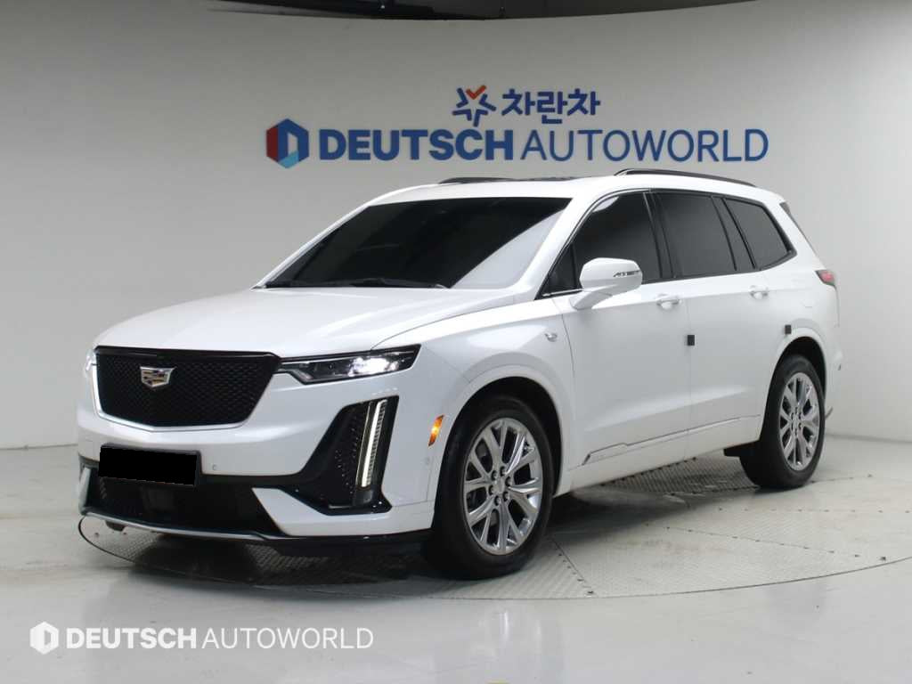 Cadillac XT6 — photo 01