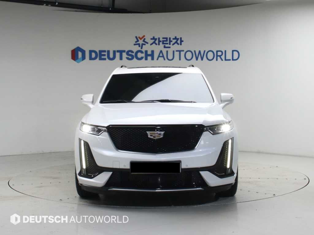 Cadillac XT6 — photo 03