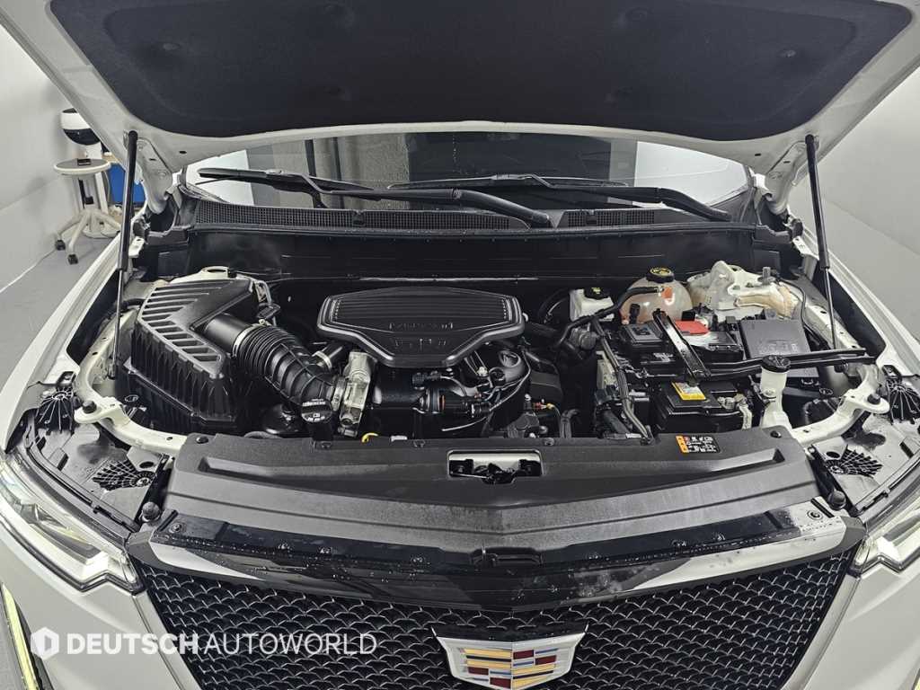 Cadillac XT6 — photo 06