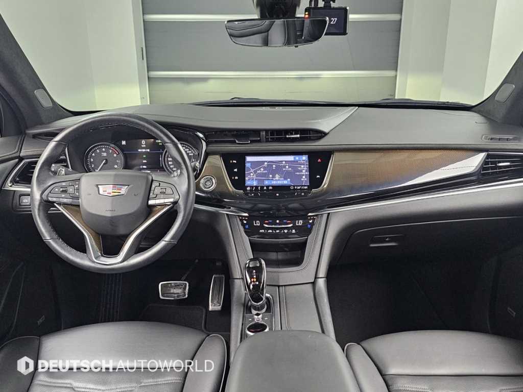 Cadillac XT6 — photo 07
