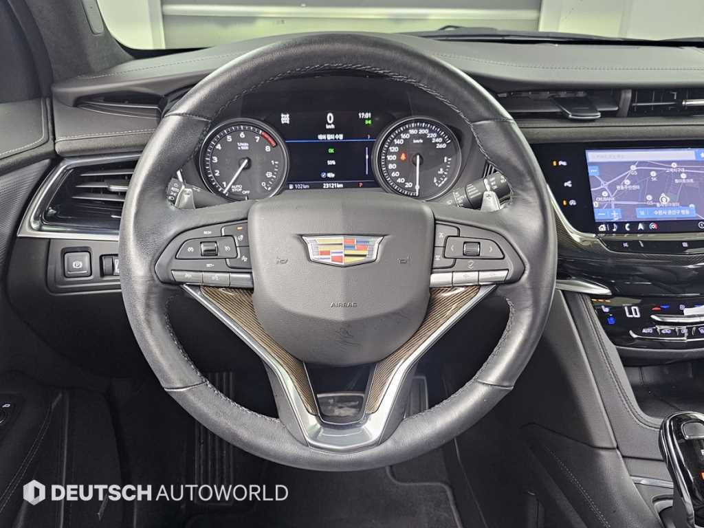 Cadillac XT6 — photo 13