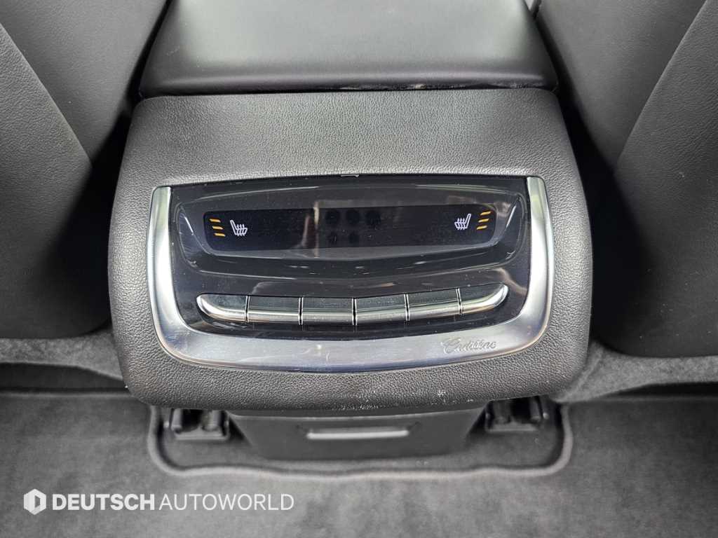 Cadillac XT6 — photo 16