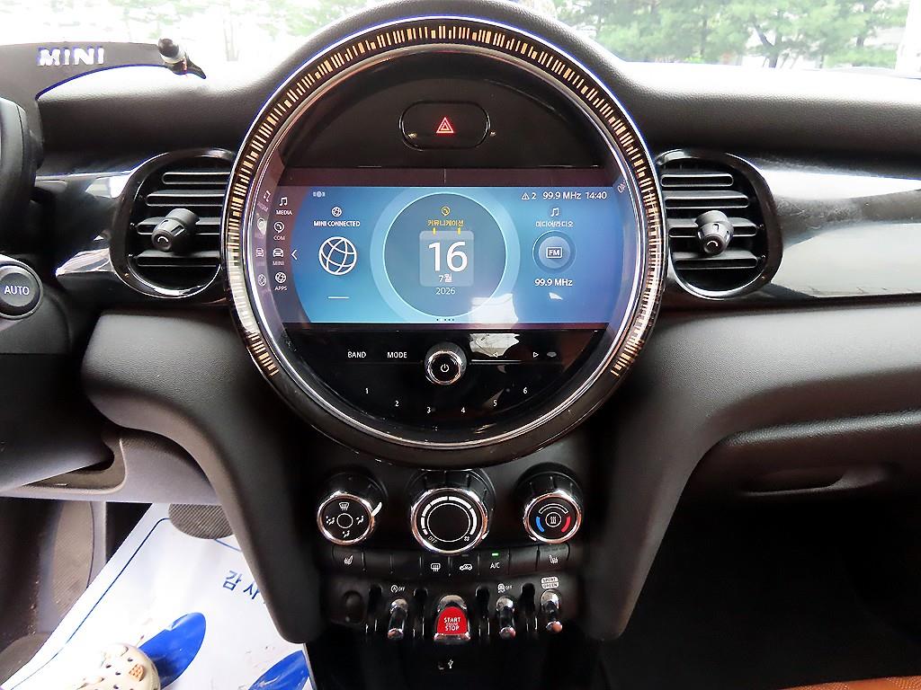 Mini Cooper — photo 13