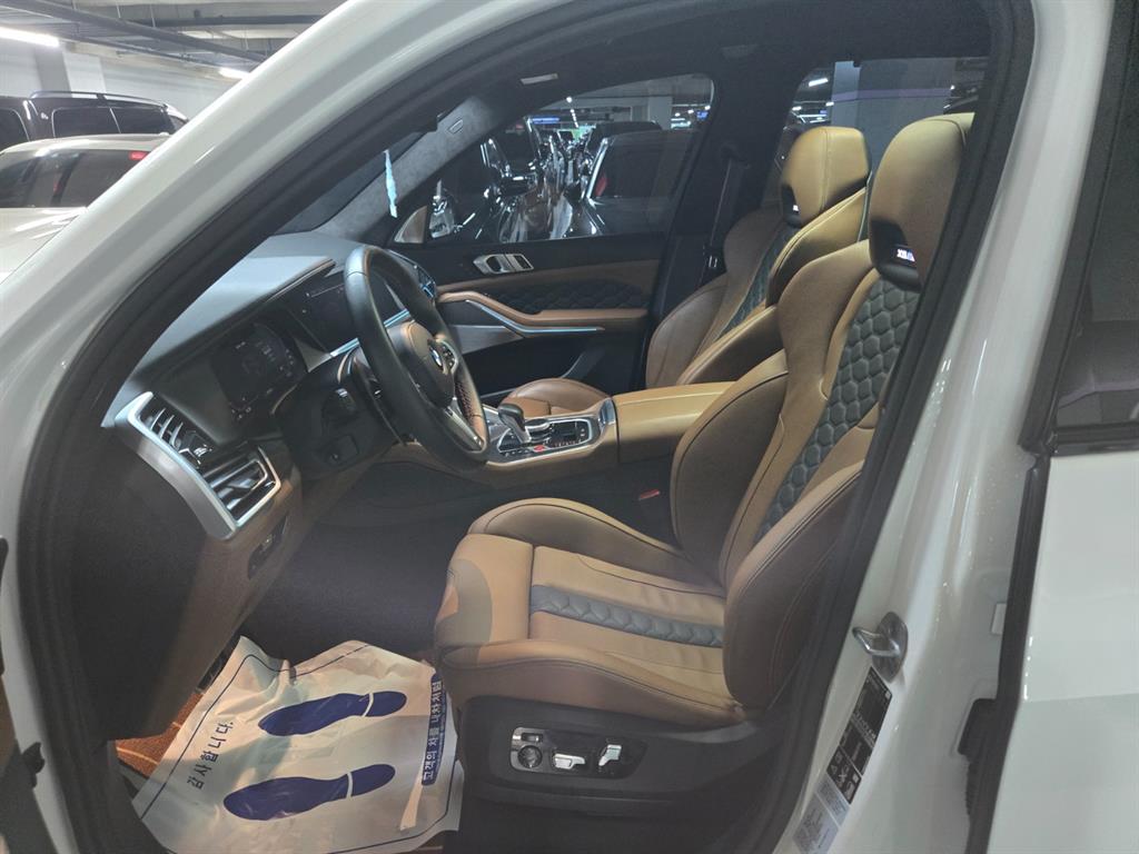 BMW X5M — photo 05