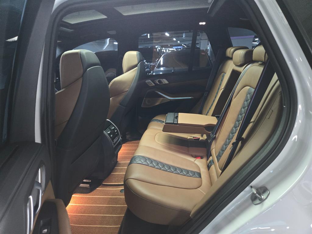 BMW X5M — photo 06