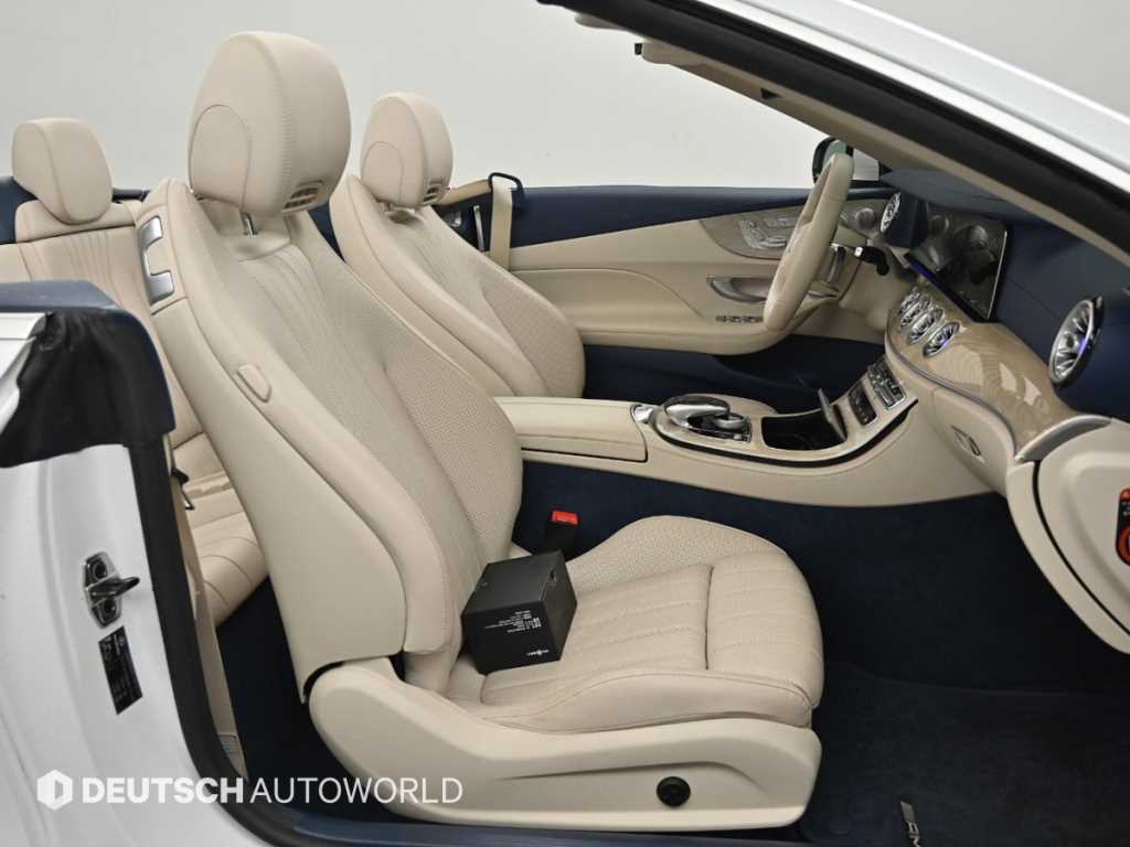 Mercedes-Benz E-Class — photo 11