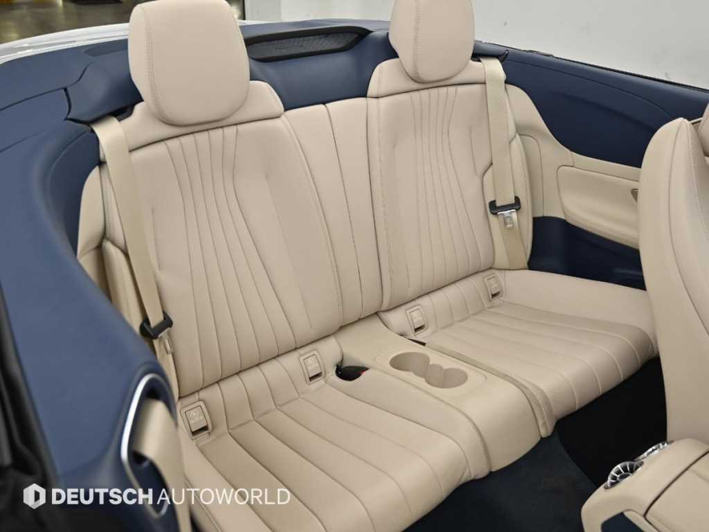 Mercedes-Benz E-Class — photo 12