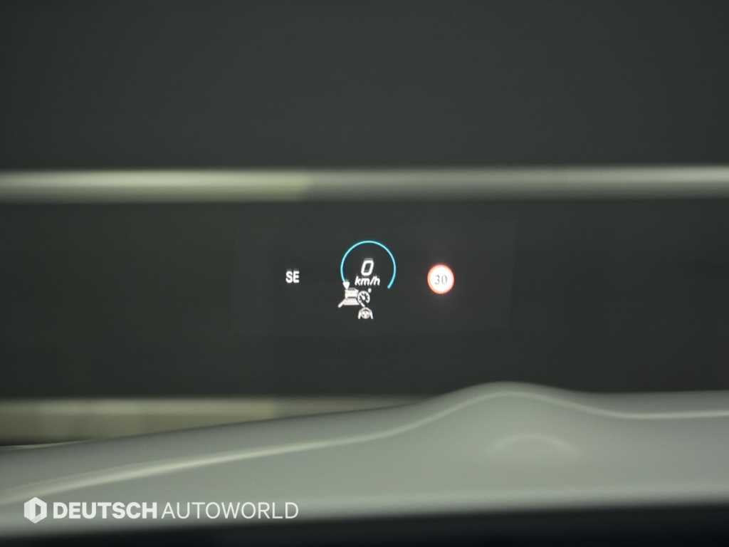 Mercedes-Benz E-Class — photo 17