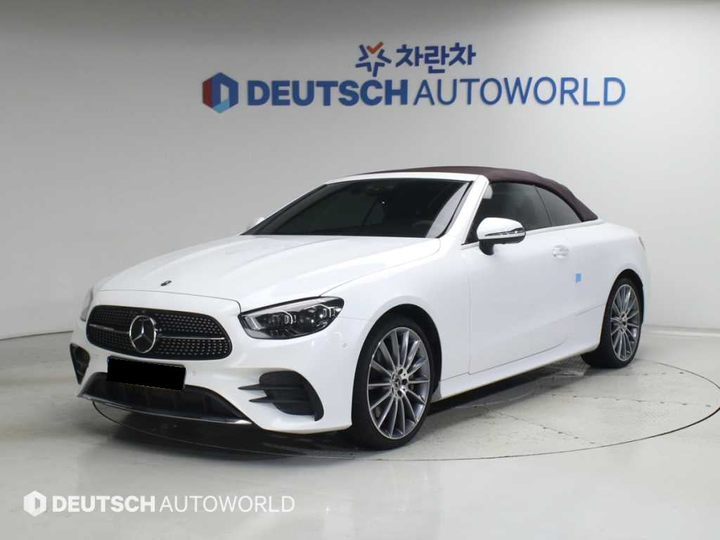 Mercedes-Benz E-Class — photo 20