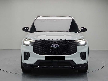 Ford Explorer — photo 02
