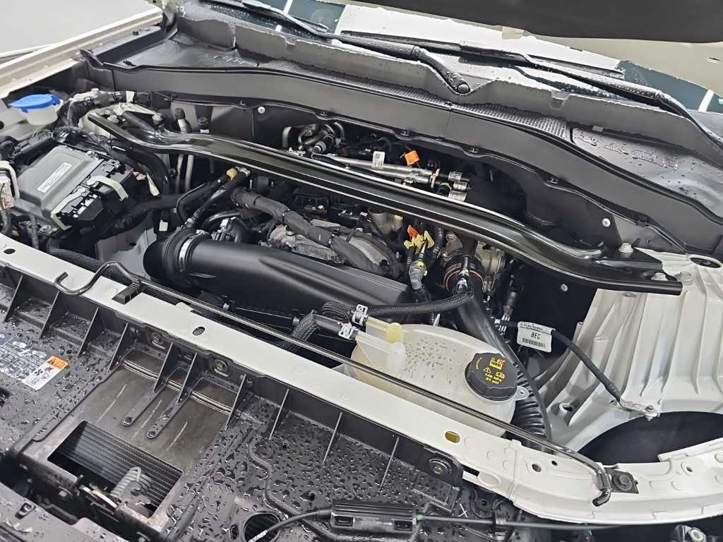Ford Explorer — photo 05