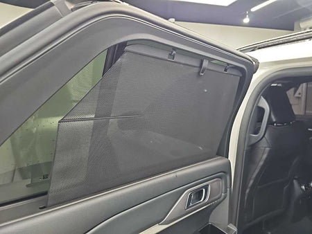 Ford Explorer — photo 13