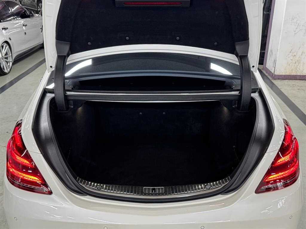 Mercedes-Benz S-Class — photo 07