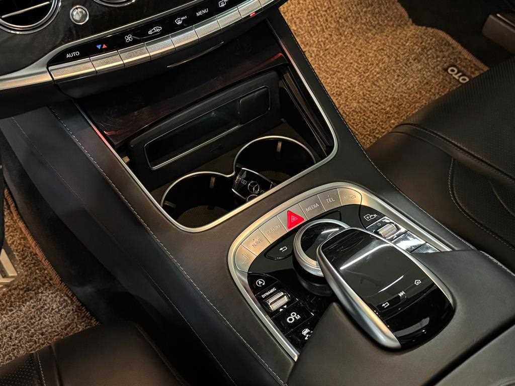 Mercedes-Benz S-Class — photo 17