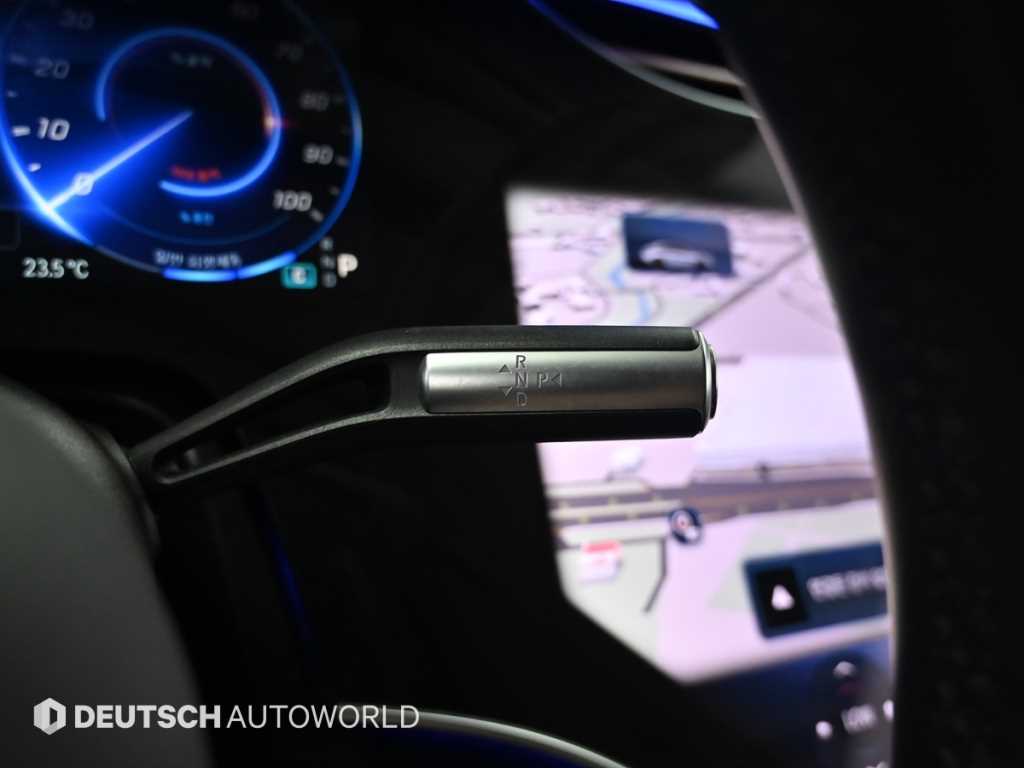 Mercedes-Benz EQS — photo 09