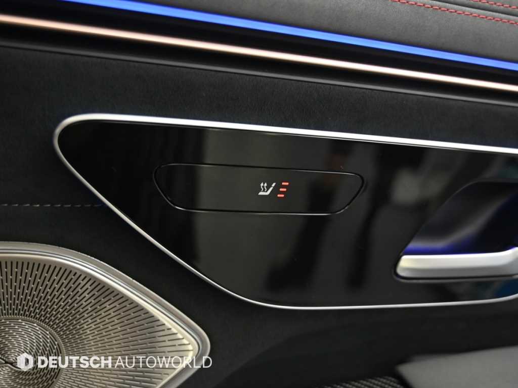 Mercedes-Benz EQS — photo 16