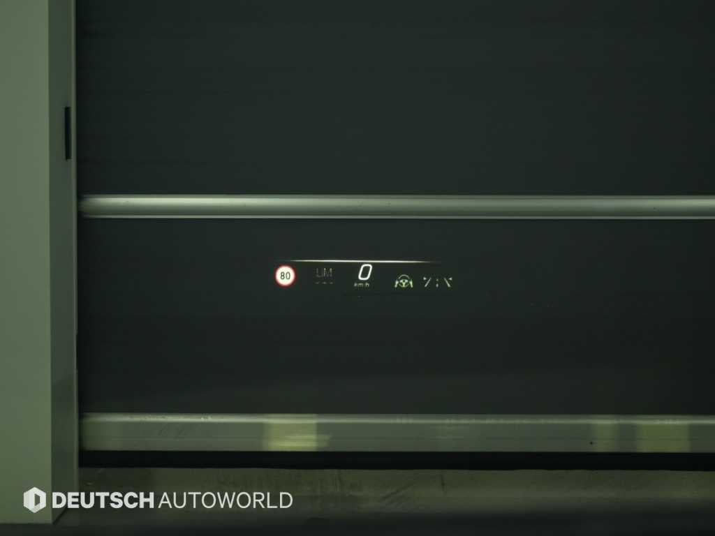 Mercedes-Benz EQS — photo 17
