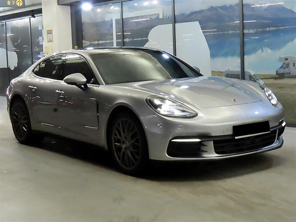 Porsche Panamera — photo 01