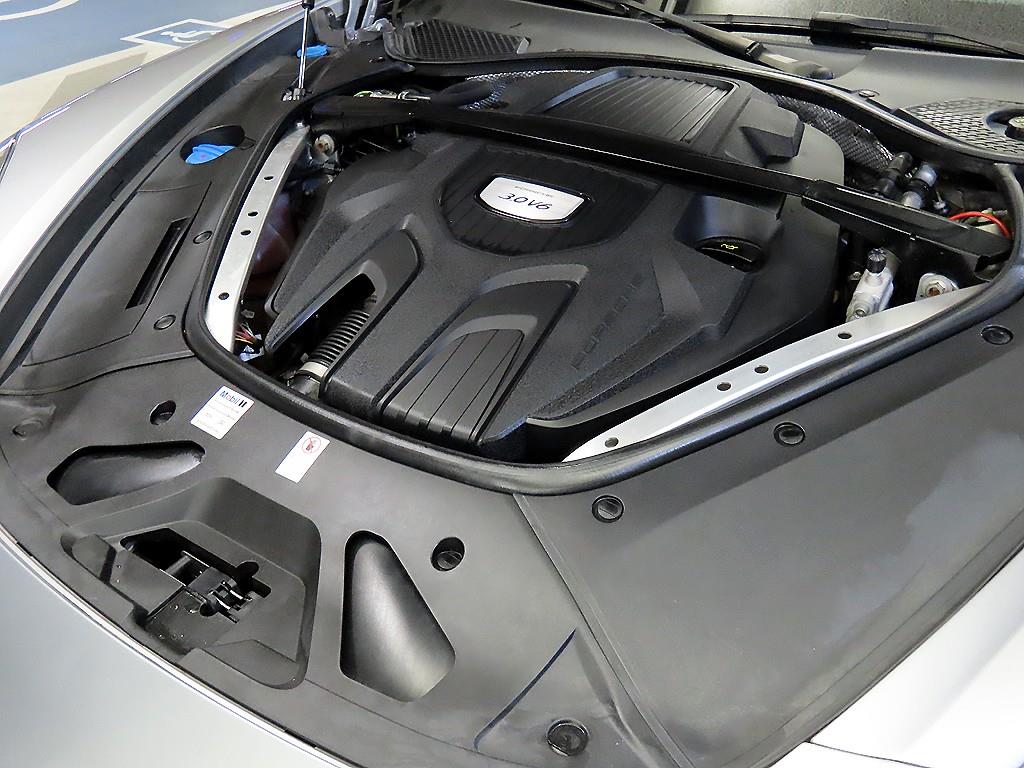 Porsche Panamera — photo 19