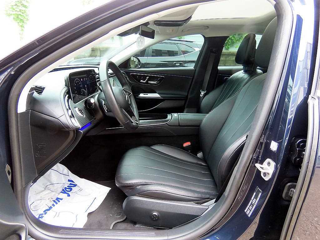 Mercedes-Benz E-Class — photo 05
