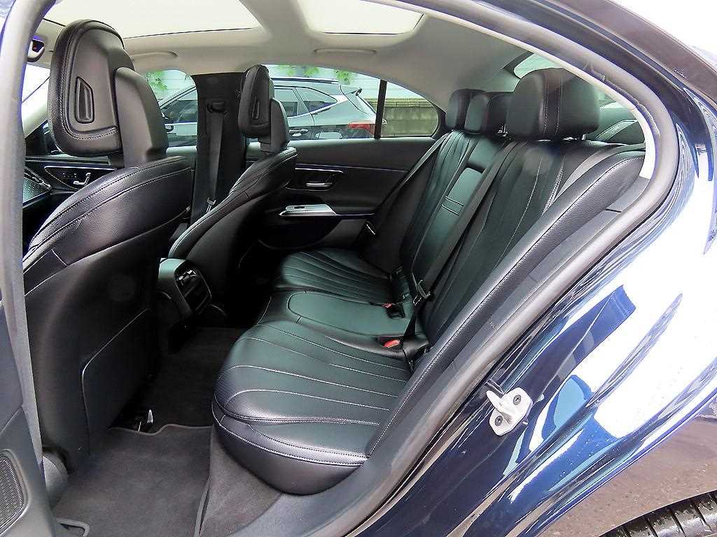 Mercedes-Benz E-Class — photo 06