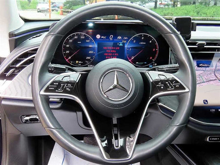 Mercedes-Benz E-Class — photo 08