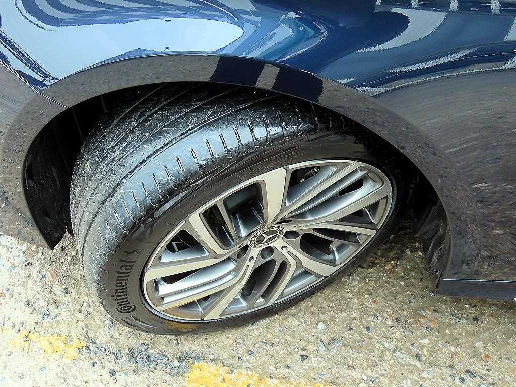 Mercedes-Benz E-Class — photo 20