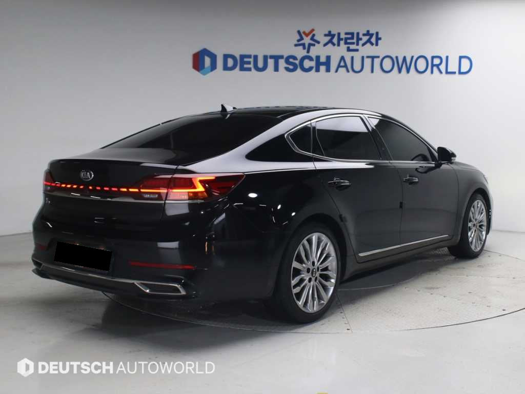 Kia K7 — photo 03