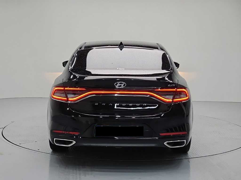 Hyundai Grandeur — photo 03