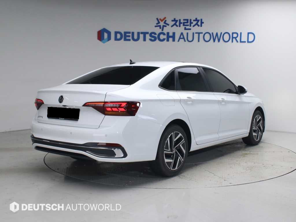 Volkswagen Jetta — photo 02