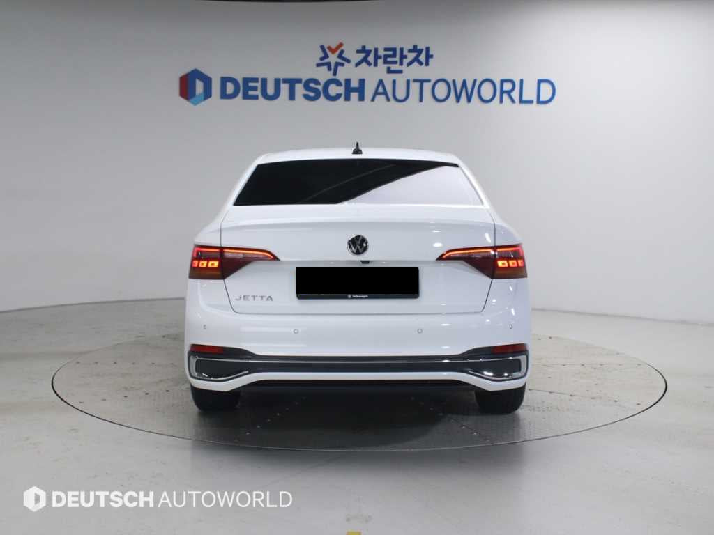 Volkswagen Jetta — photo 04