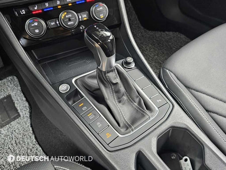 Volkswagen Jetta — photo 09