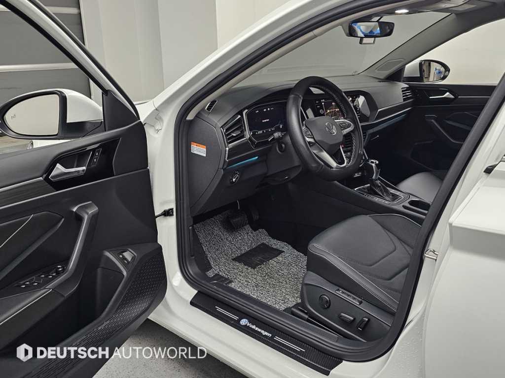 Volkswagen Jetta — photo 11