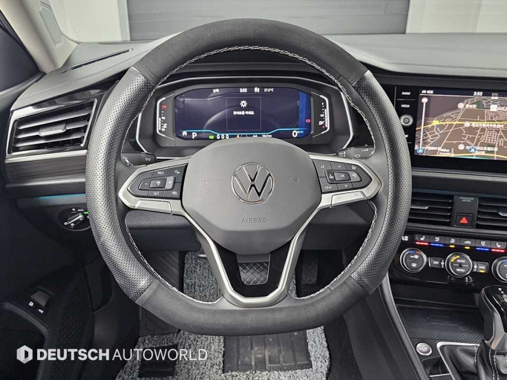 Volkswagen Jetta — photo 13