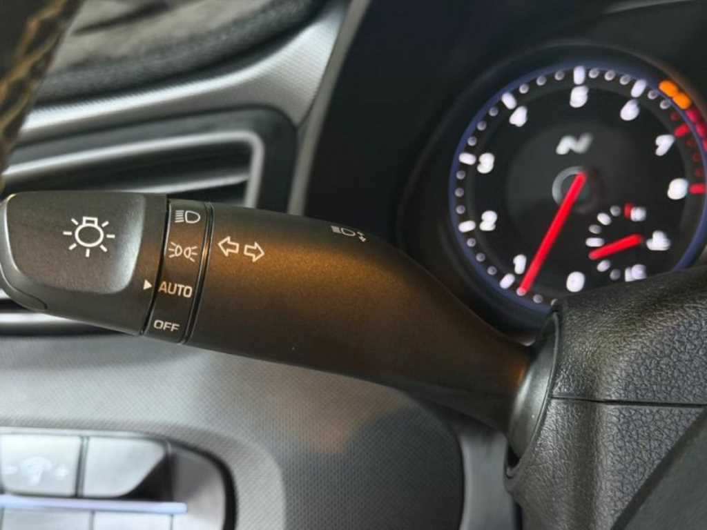Hyundai Veloster — photo 14