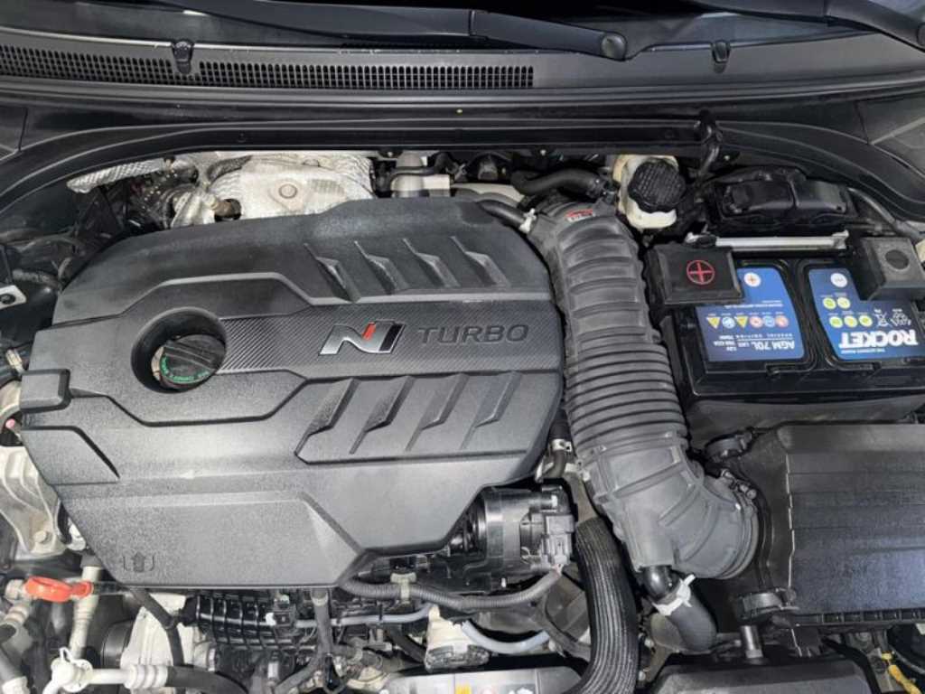 Hyundai Veloster — photo 18