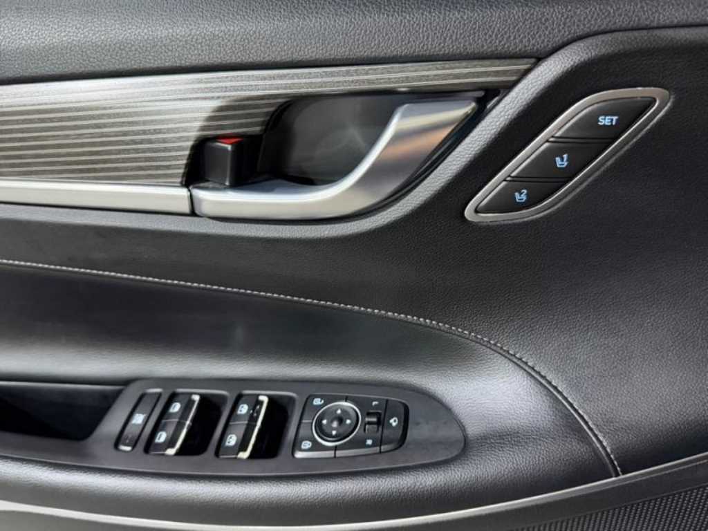 Hyundai Grandeur — photo 17