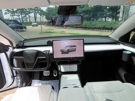 Tesla Model Y — photo 07