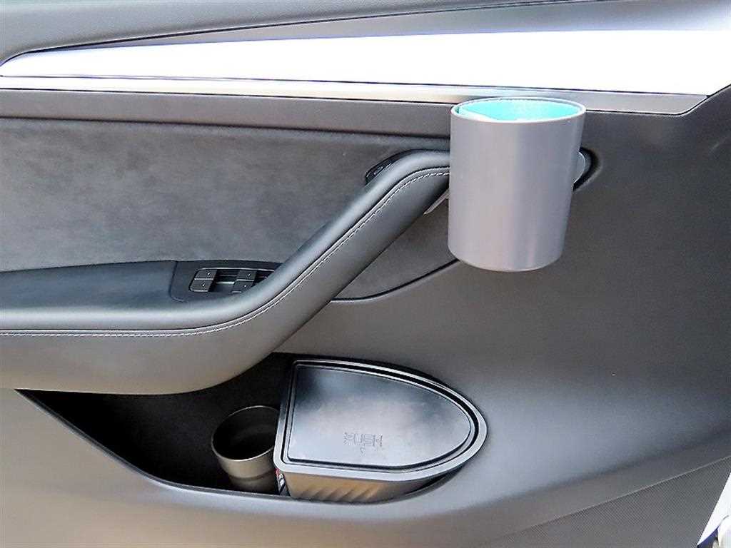 Tesla Model Y — photo 10