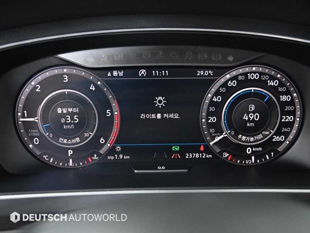 Volkswagen Tiguan — photo 08