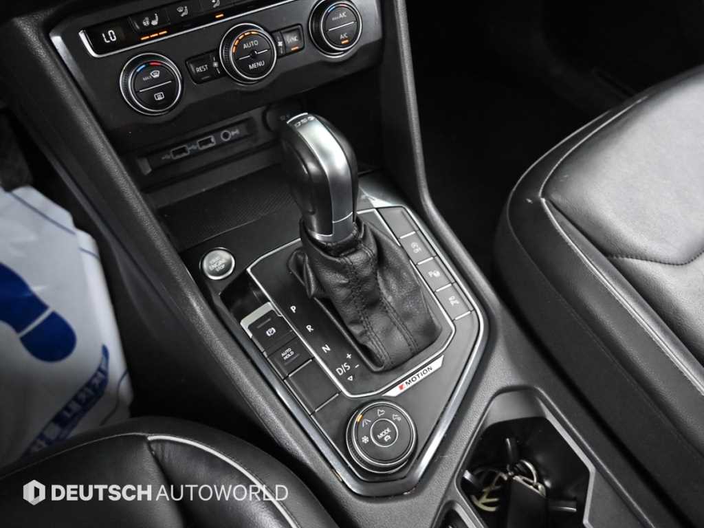 Volkswagen Tiguan — photo 09