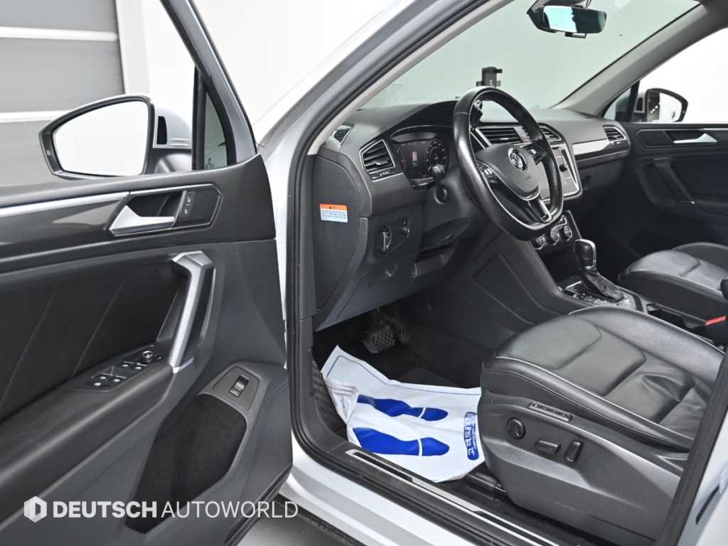 Volkswagen Tiguan — photo 11