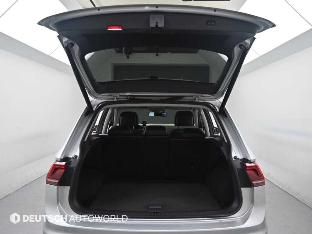 Volkswagen Tiguan — photo 19