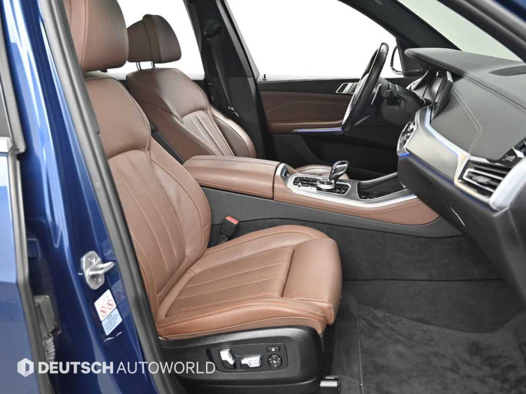 BMW X5 — photo 10