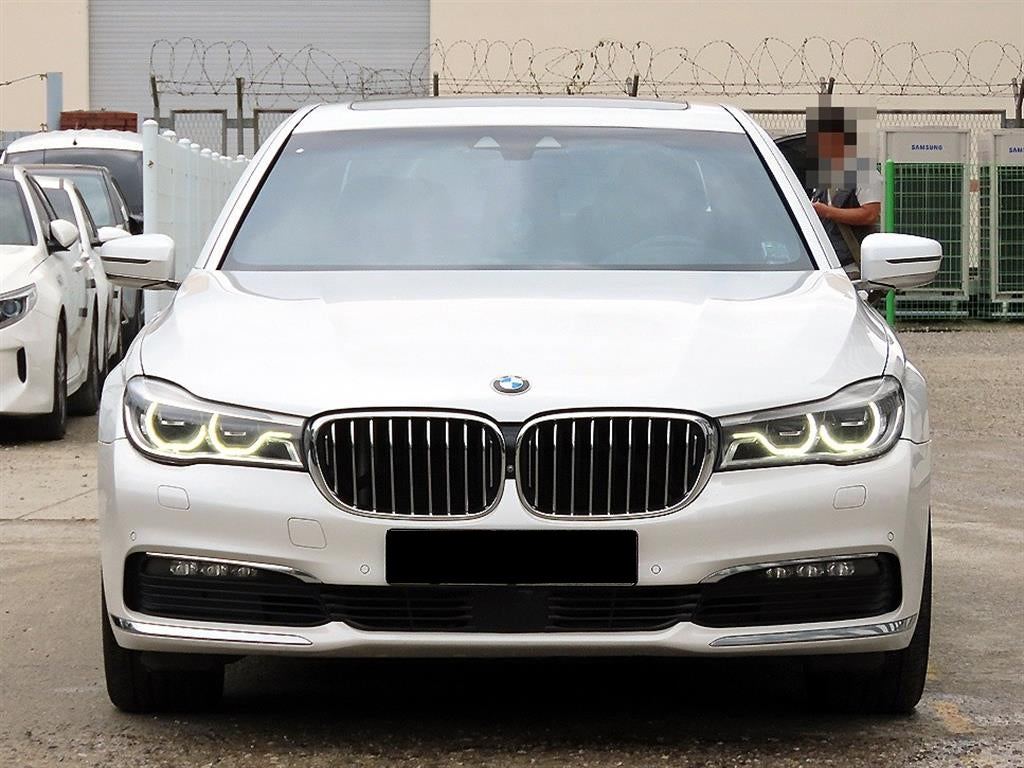 BMW 7-Series — photo 01