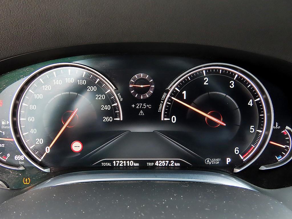 BMW 7-Series — photo 09